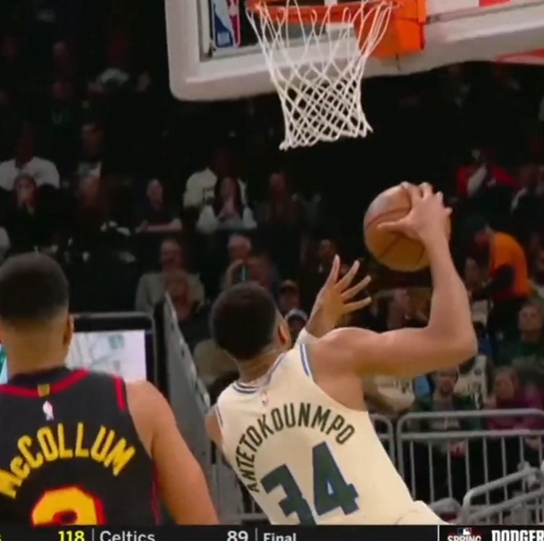 世界杯手机版本下载-对篮筐XXX😅帕金斯虎狼之词描述字母哥突破 惹美女主持无奈